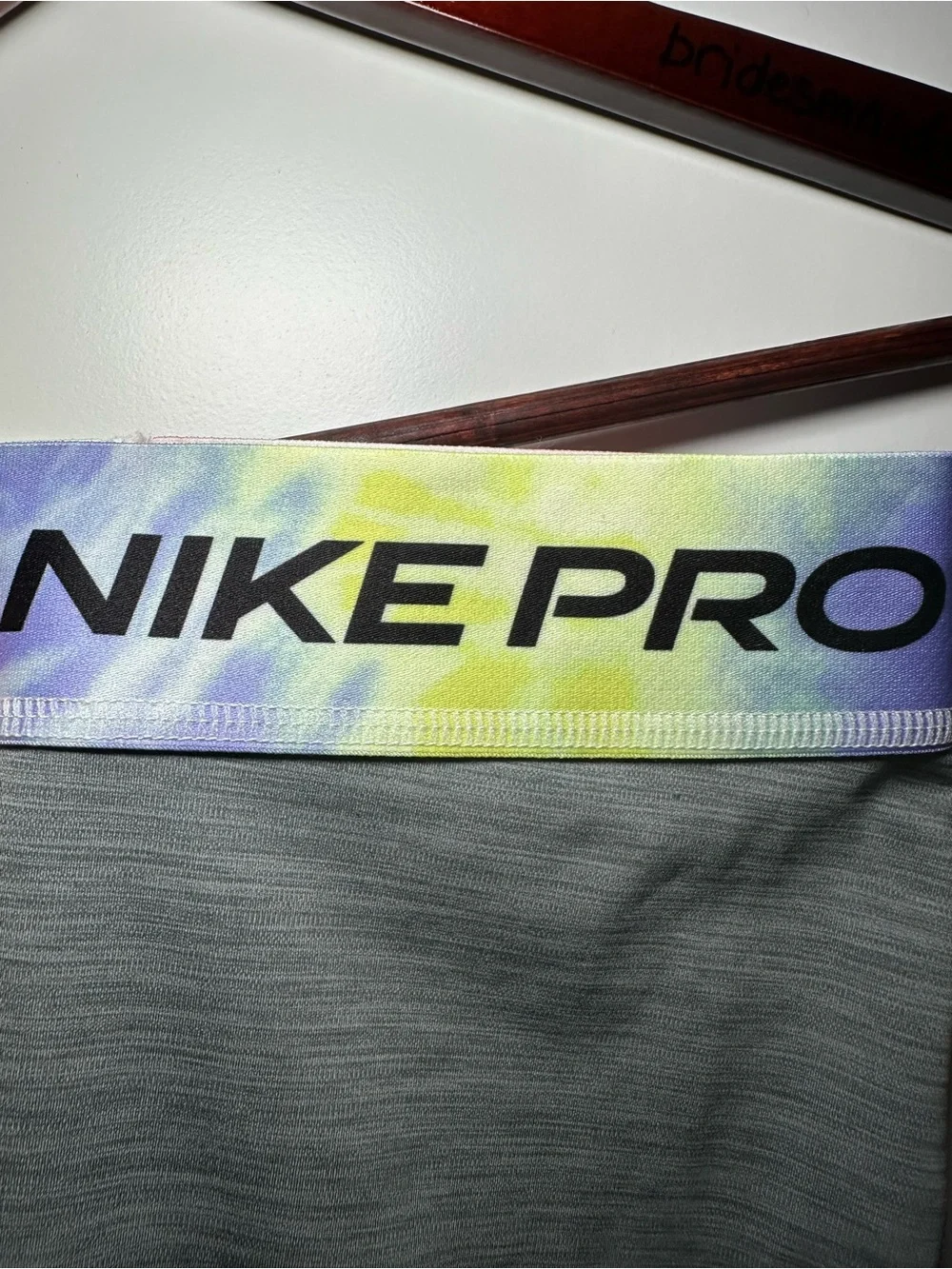 Nike Pro Dri-FIT Gray Leggings | Tie-Dye Logo Waistband | Women's M | EUC